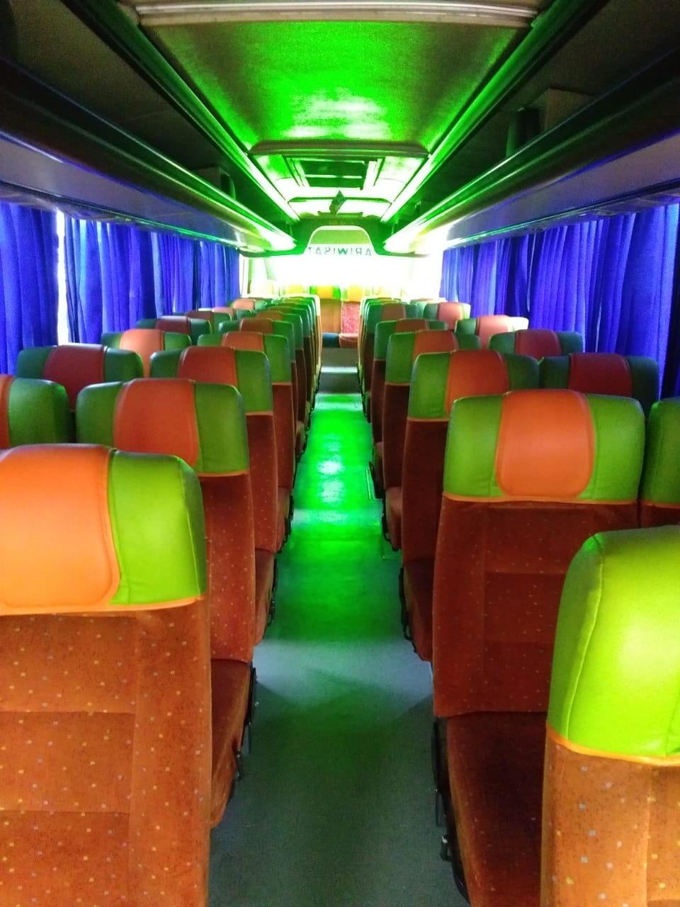 sewa bus pariwisata batam24